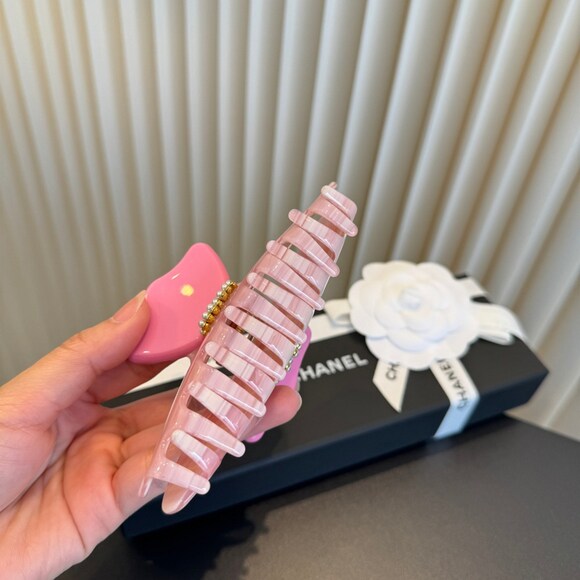 Chanel Hair Clip main image 5